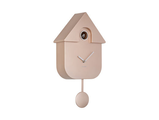 Väggklocka i husdesign, roséguld, med analog urtavla och rund pendel