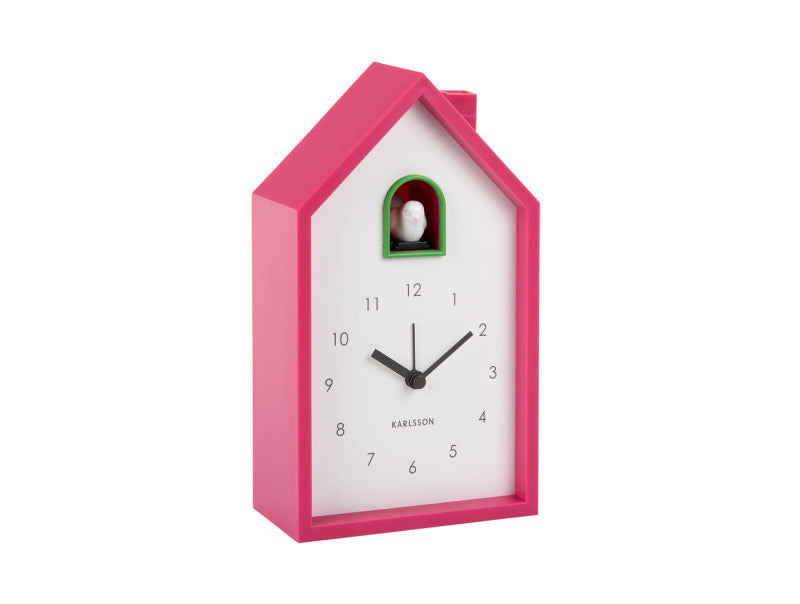Gökur i husdesign, rosa hölje med fågelfönster och urtavla