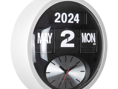 Rund väggklocka med vit ram, svart urtavla och flip-kalender med 2024, detalj av siffrorna