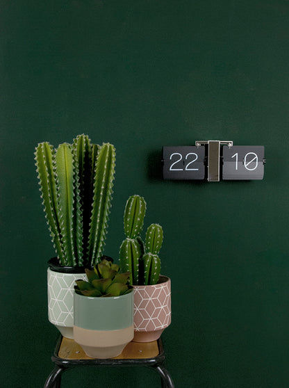 Karlsson No Case Flip-klocka, svart, display 22 och 10