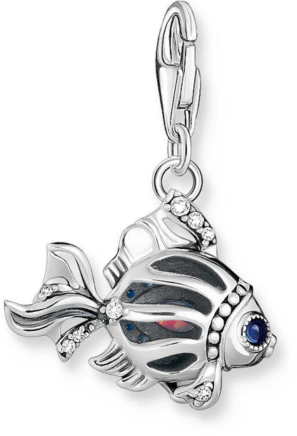 Fiskberlock i 925 sterling silver med blå stenar på sidan och ögla