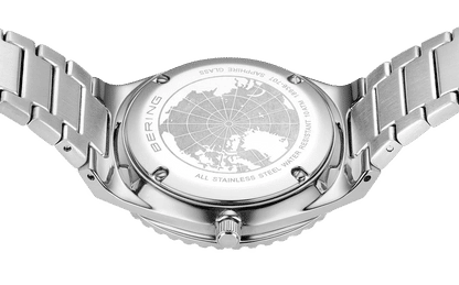 Damklocka i rostfritt stål med ingraverad världskarta och spänne