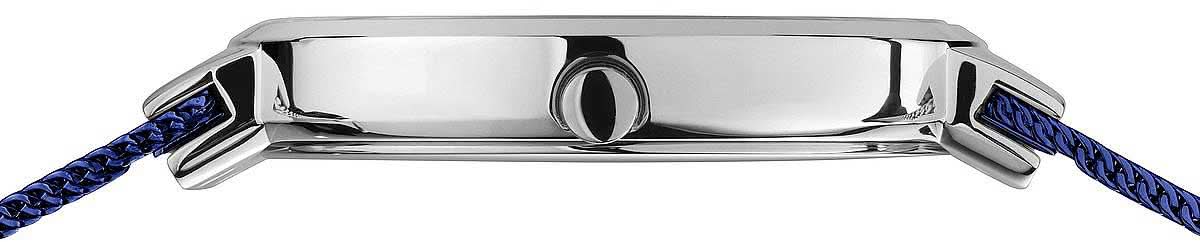 Damklocka med silverfärgat boettprofil och krona; blått Milanese-armband