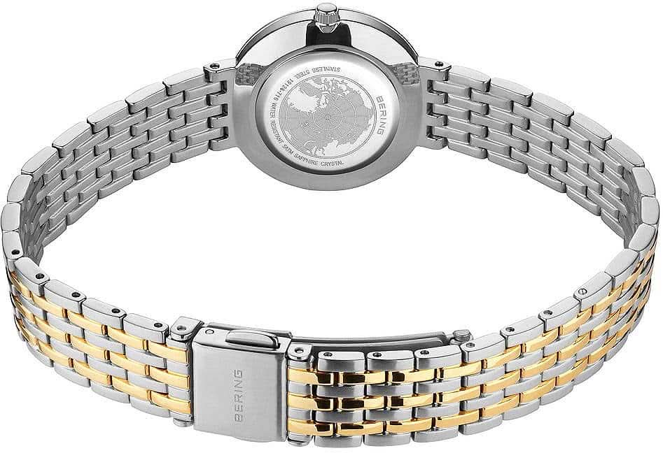 Damklocka med tvåfärgat armband i rostfritt stål och spänne, vy bakifrån