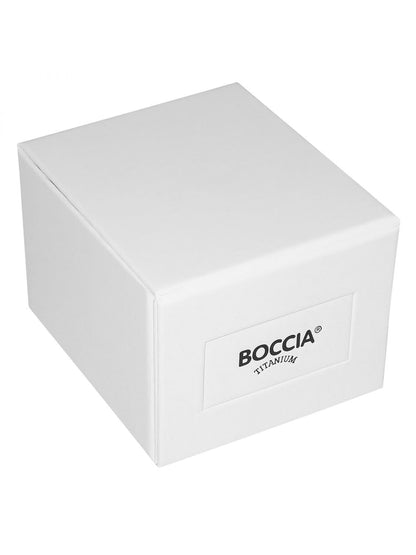 Klocklåda med BOCCIA-logotyp och TITANIUM-text på vit yta.