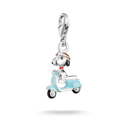 Snoopy-hänge i 925 sterlingsilver med blå rullskridsko, silverfärgad ögla och motivdetaljer