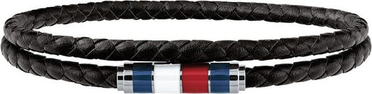Svart läderarmband med flätat band och silverfärgat spänne med blå-röd randig inläggning