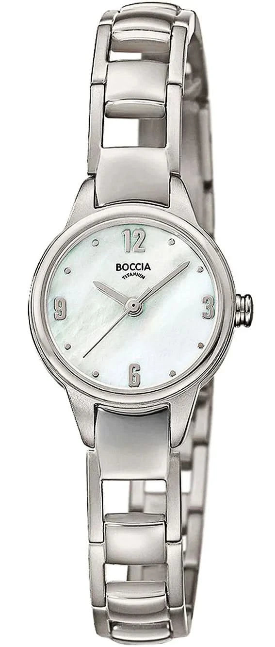 Boccia damklocka med rund vit urtavla och silverfärgat metallarmband