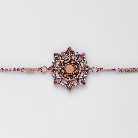 Guldpläterat armband med kvadratiskt hänge och zirkonia på en fin kedja