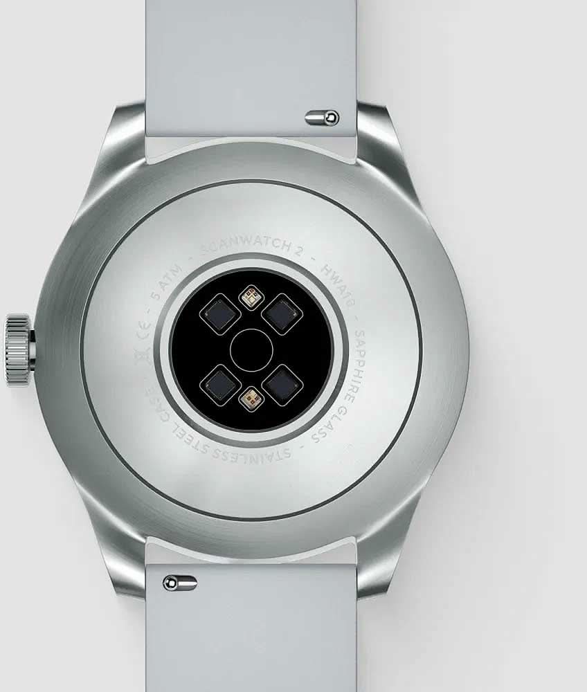 Smartklocka baksida med sensorområde på grått armband, metallhölje