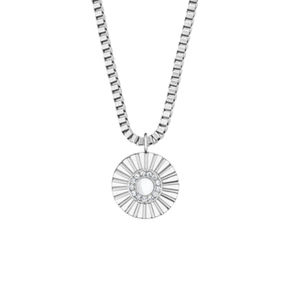 Halsband med rund kristallberlock i strålmönster, blankt silver