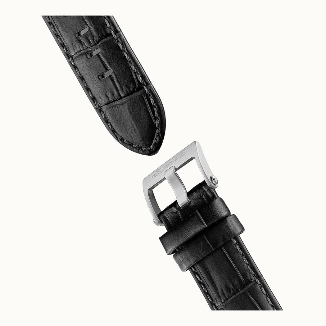 Schwarzes Lederarmband mit Dornschließe an der Armbanduhr Ingersoll
