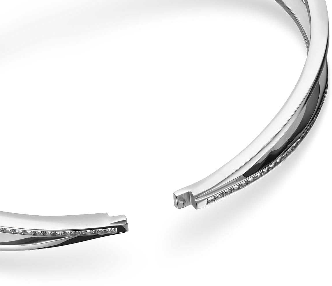 Närbild: Armband i rostfritt stål med stenar och insticksspänne, Bering 656-1117-170