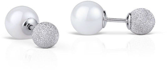 Bering Jewelry örhängen i 925 sterlingsilver med vita runda kulor och silverfärgade strukturdetaljer