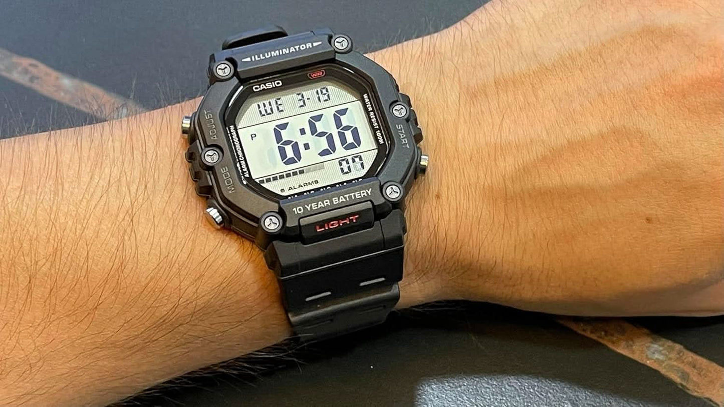 Herrklocka med digital urtavla, svart armband och belyst digital display