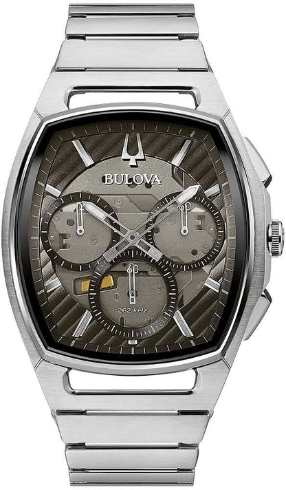Bulova herrklocka med silverfärgat armband i rostfritt stål och mörk urtavla, böjd design