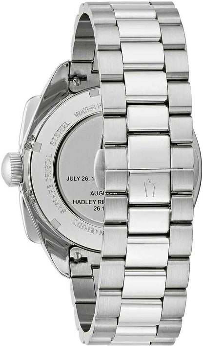Herrklocka Bulova, boett med gravyrer och metallarmband