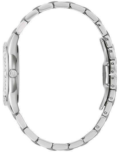 Armband i silverfärgat rostfritt stål på sidan av en damklocka, med klackar vid boetten