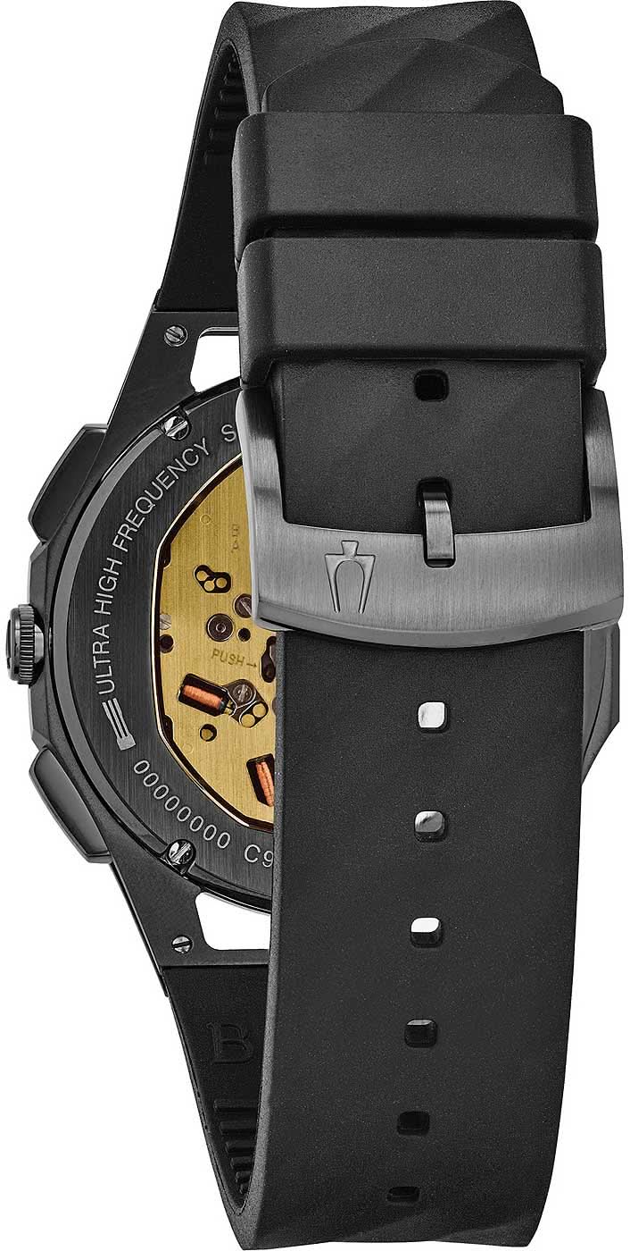Bulova herrklocka sedd bakifrån med svart armband och justerbart spänne