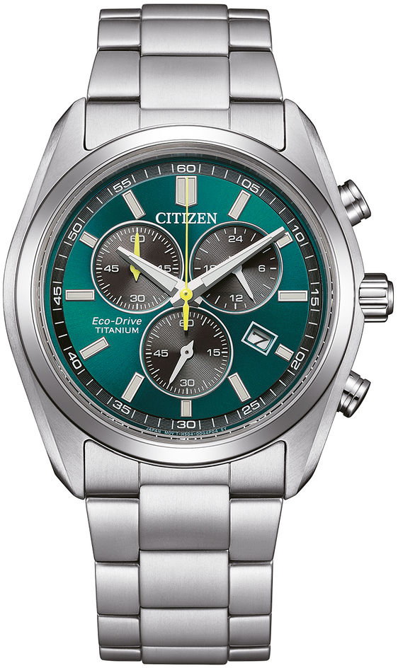 Citizen Super Titanium herrur med smaragdgrön urtavla, suburtavlor för kronograf och metallänk.