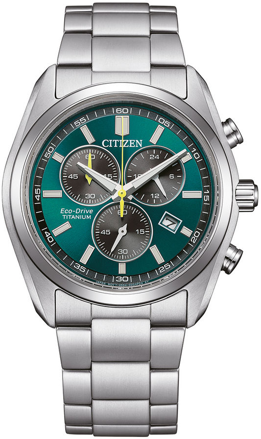 Citizen Super Titanium herrur med smaragdgrön urtavla, suburtavlor för kronograf och metallänk.