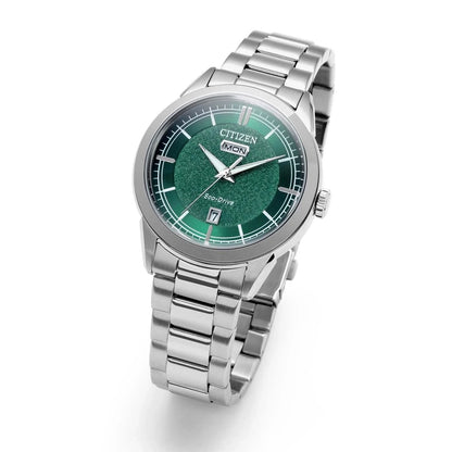 Citizen Eco-Drive herrklocka, sned: grön urtavla med index, silverfärgat metallarmband.