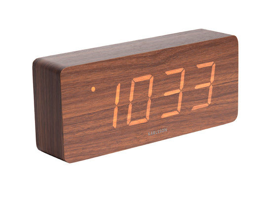 Trä-bordsväckarklocka med digital LED-display, mörkbrunt hölje och lysande siffror