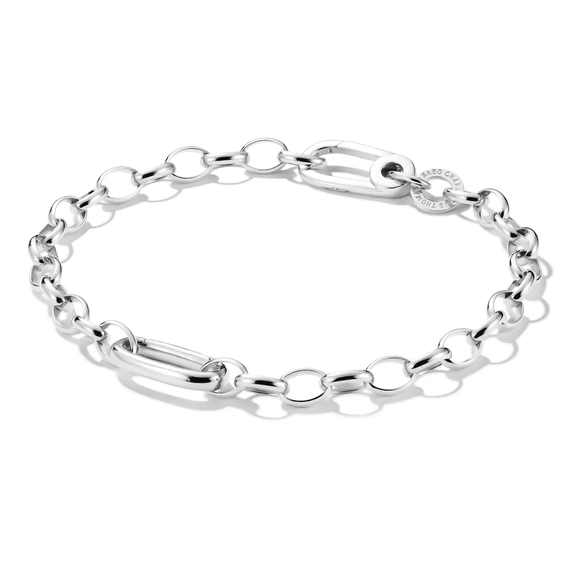 Armband i silverfärgad metall med länkar och justerbart spänne