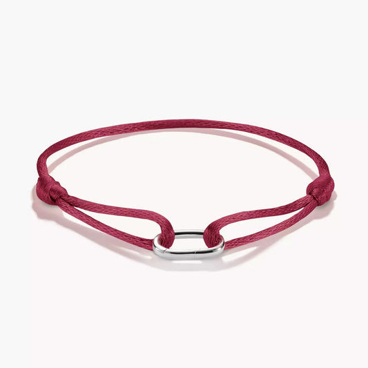 Textilarband i rött band med silverfärgad kopplingsring och knutändar