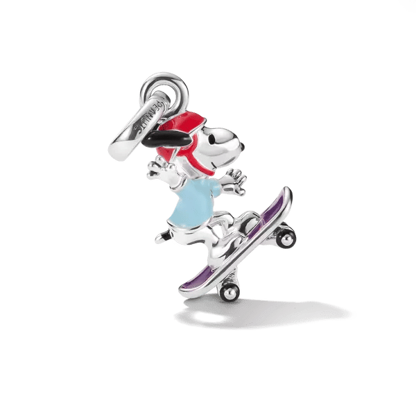 925 Sterling silver Snoopy-hänge på skateboard, röd jacka, blått däck