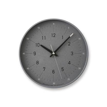 Grau Wanduhr mit rundem Ziffernblatt, schwarzen Zeigern und klarer Skalierung