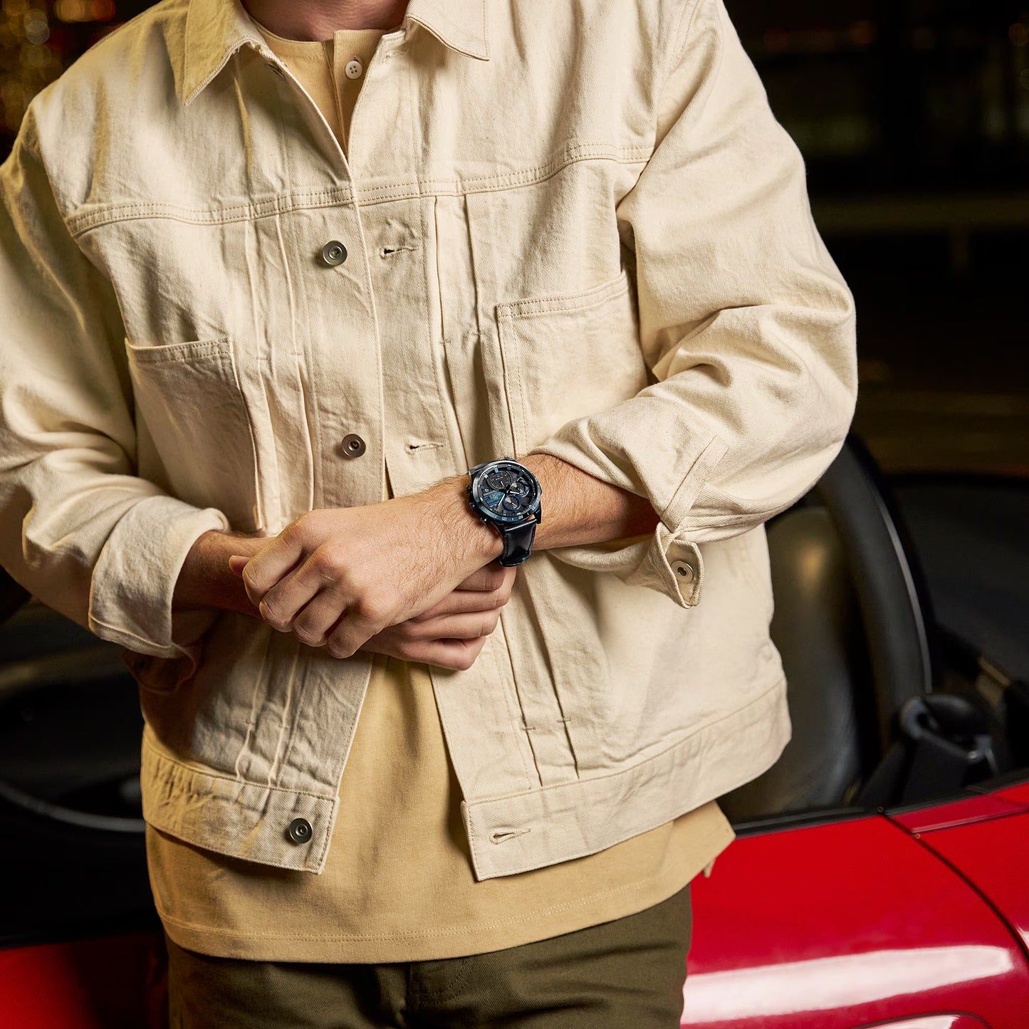 Casio Edifice EQS-940NL-1AVUEF herrklocka • Tough Solar • Sportig design