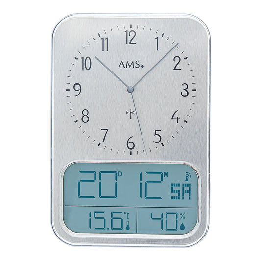 Väggklocka med analog urtavla och digital display för temperatur och luftfuktighet