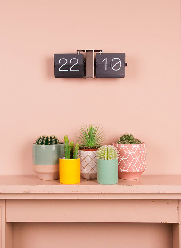 Karlsson No Case Flip-klocka, svart, display 22 och 10