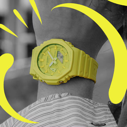 Casio G-Shock herrklocka med gult armband och åttakantig boett på handleden