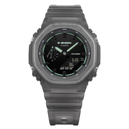 G-Shock Armbanduhr von vorn: graues Band, schwarzes Zifferblatt, grüne Indizes und Display