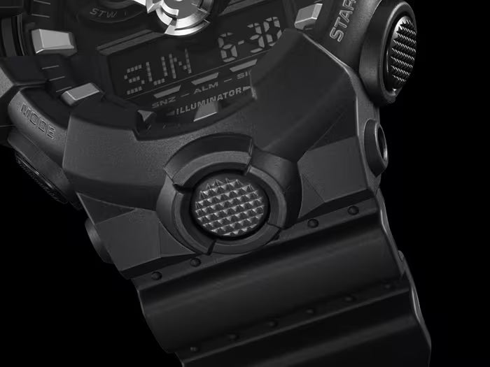 Casio G-SHOCK herrklocka, frontdetalj med strukturerad yta och kontrollelement