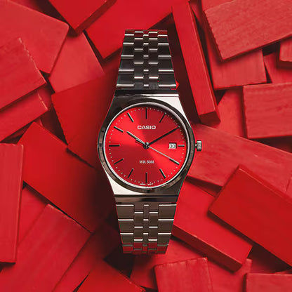 Casio armbandsur med röd sunray-urtavla och rostfritt stålarmband, boett i rund design
