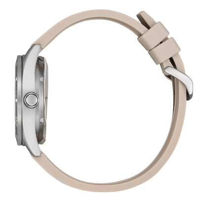 Damklocka sidovy med silverfärgat hölje och beigt, texturerat armband