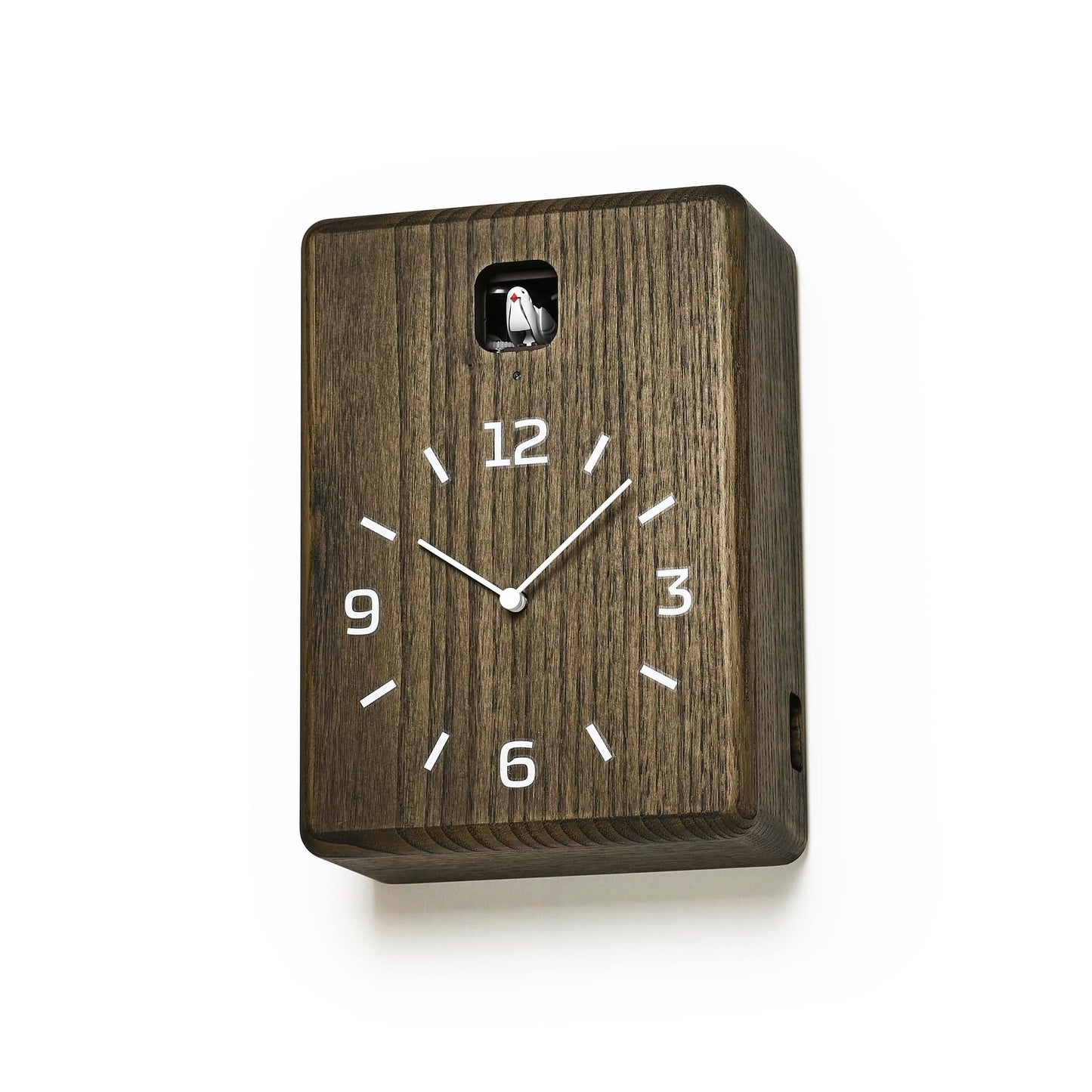 Wanduhr dunkelbraun aus Holz mit Analogziffern und kleinem Aufsatz oben