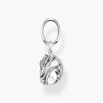 Silversmycke med ros i profil, svängd form och ögla