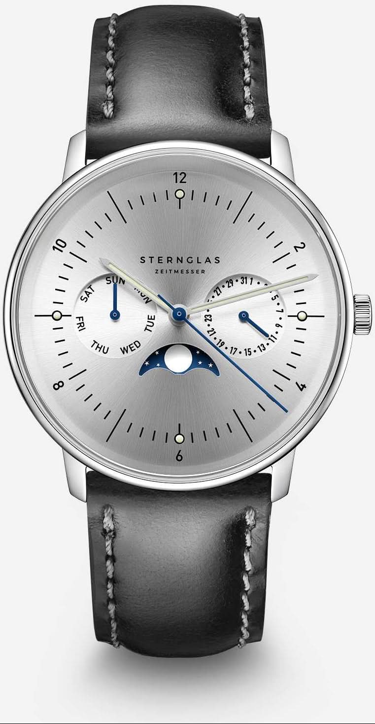 Armbandsur med silverfärgat hölje, vit urtavla och svart läderarmband