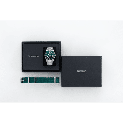 SEIKO Prospex herrurset med svart låda och grönt textilband