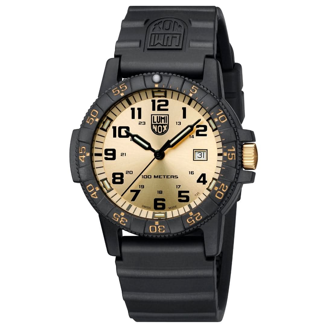 Luminox herrklocka med svart armband, beige urtavla och datumfönster