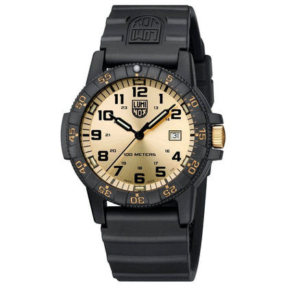 Luminox herrklocka med svart armband, beige urtavla och datumfönster