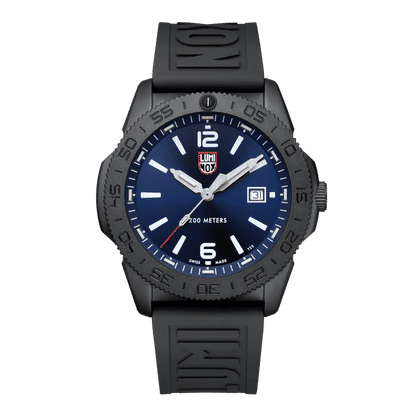 Svart herrklocka med blå urtavla, Luminox-logotyp, svart silikonband