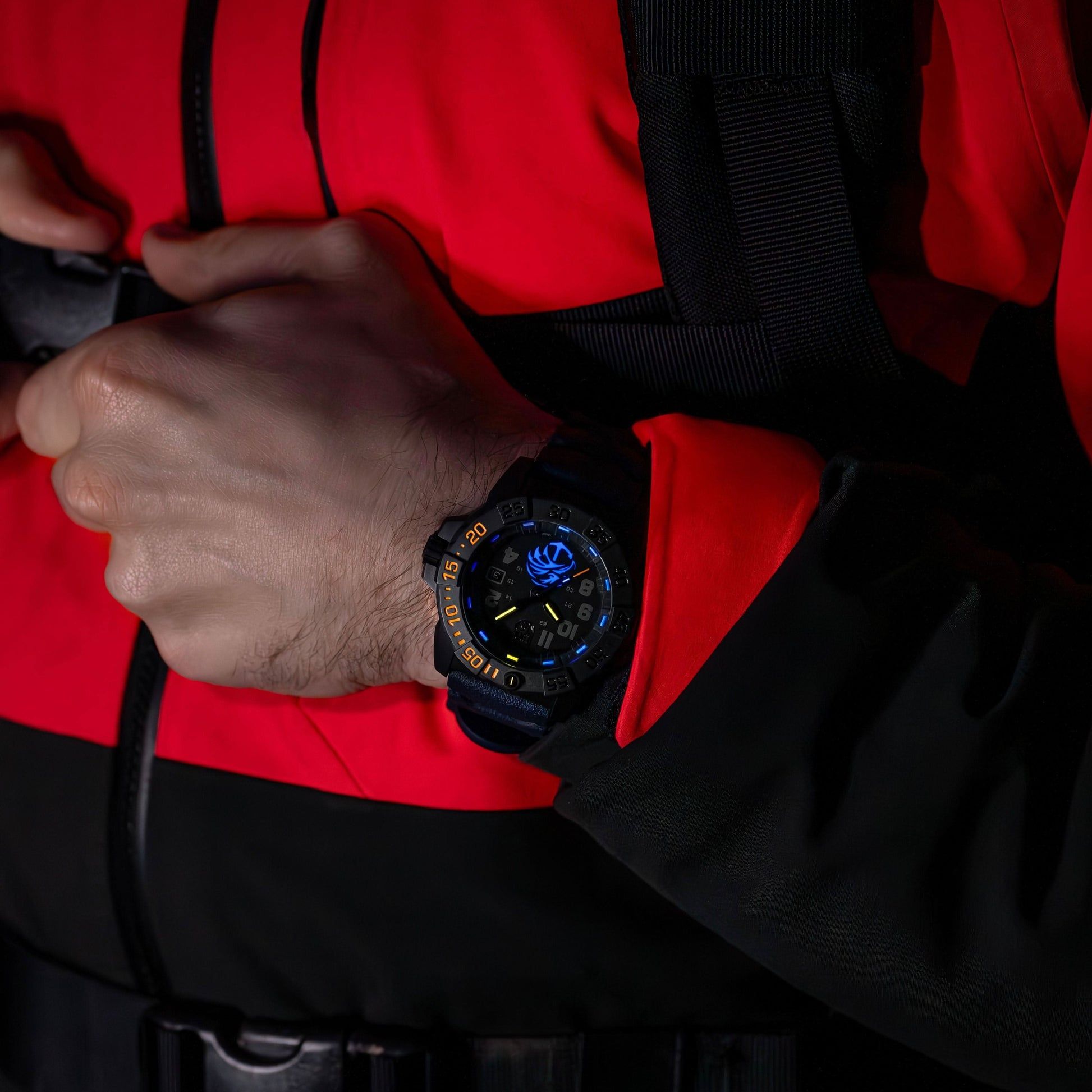 Herrarmbandsur med blå urtavla och svart boett, svart armband