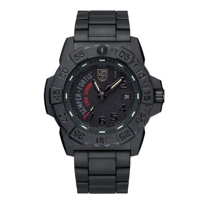 Schwarze Luminox Armbanduhr mit schwarzem Zifferblatt, Stahlband und Leuchtindizes