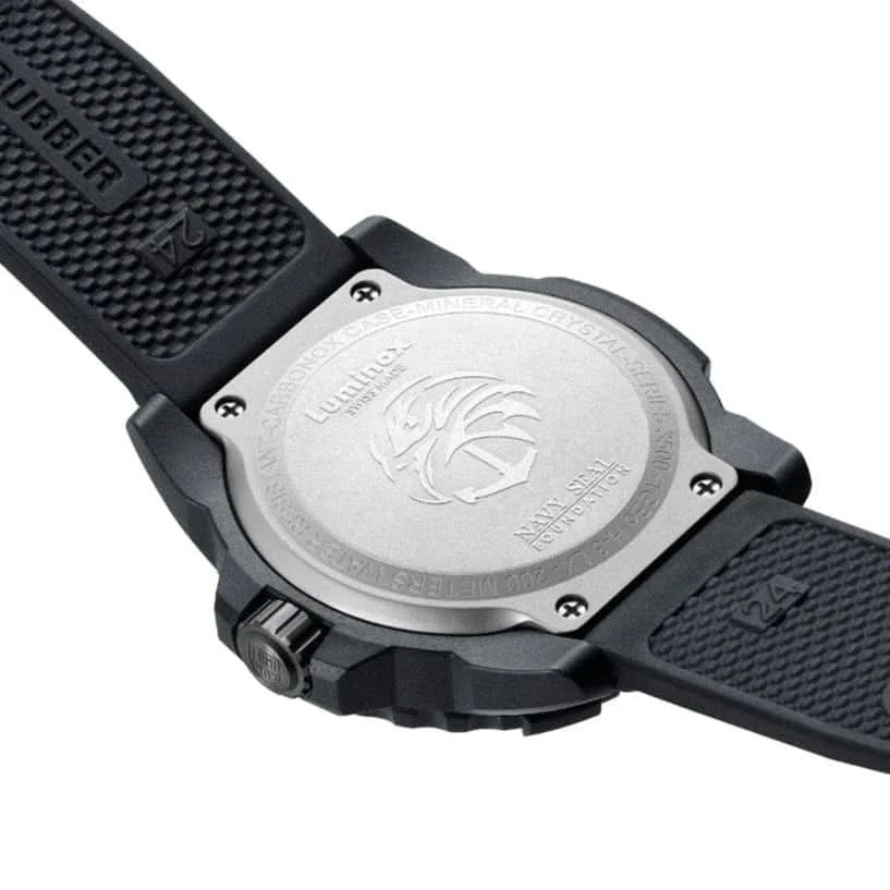 Luminox herrur: svart armband, grå urtavla, skruvad ring