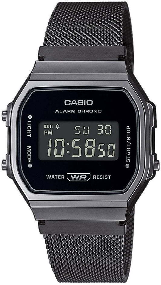 Digital Casio-klocka med svart metallarmband och åttkantigt hölje